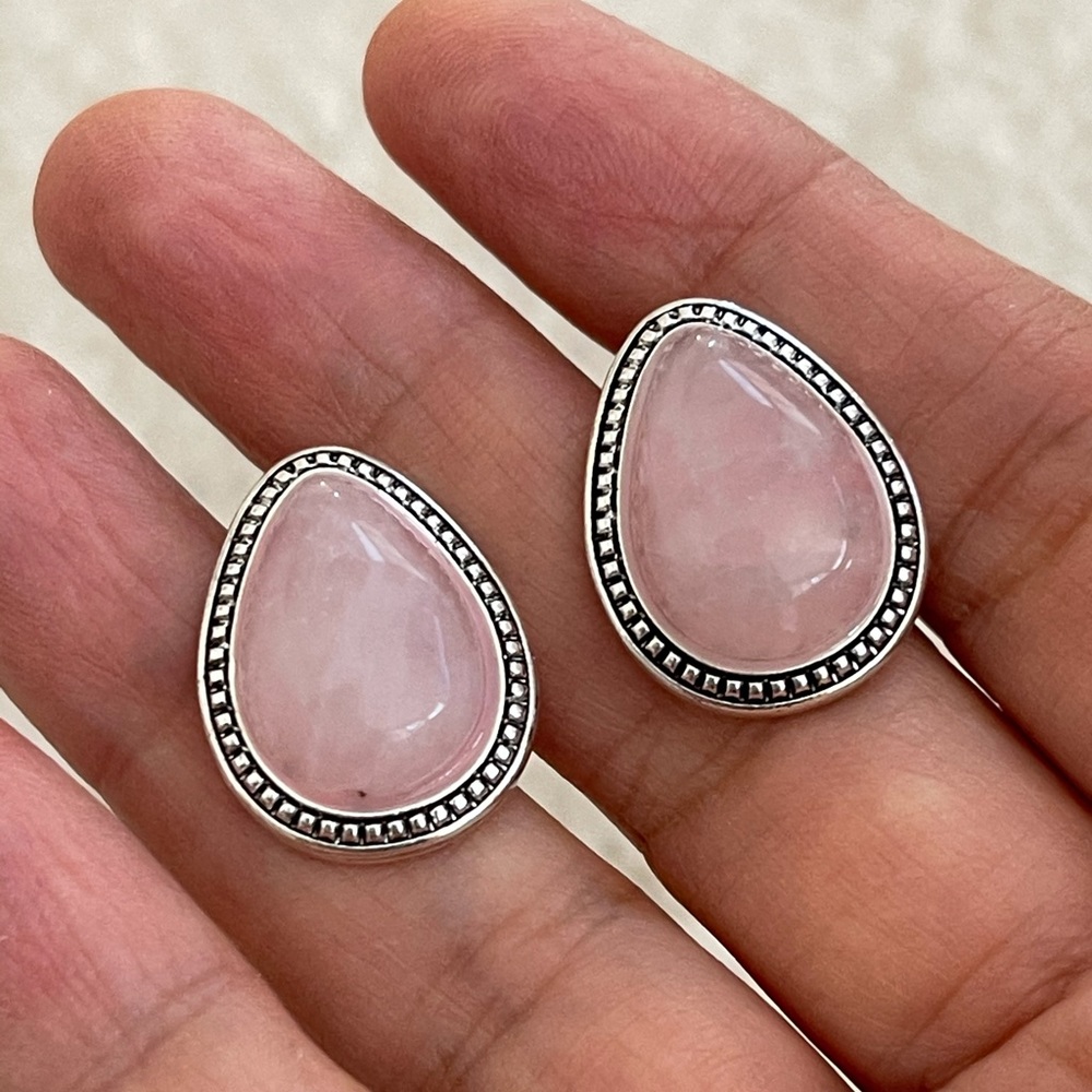 Natural rose quartz silver tone stud earrings - Picture 8 of 8